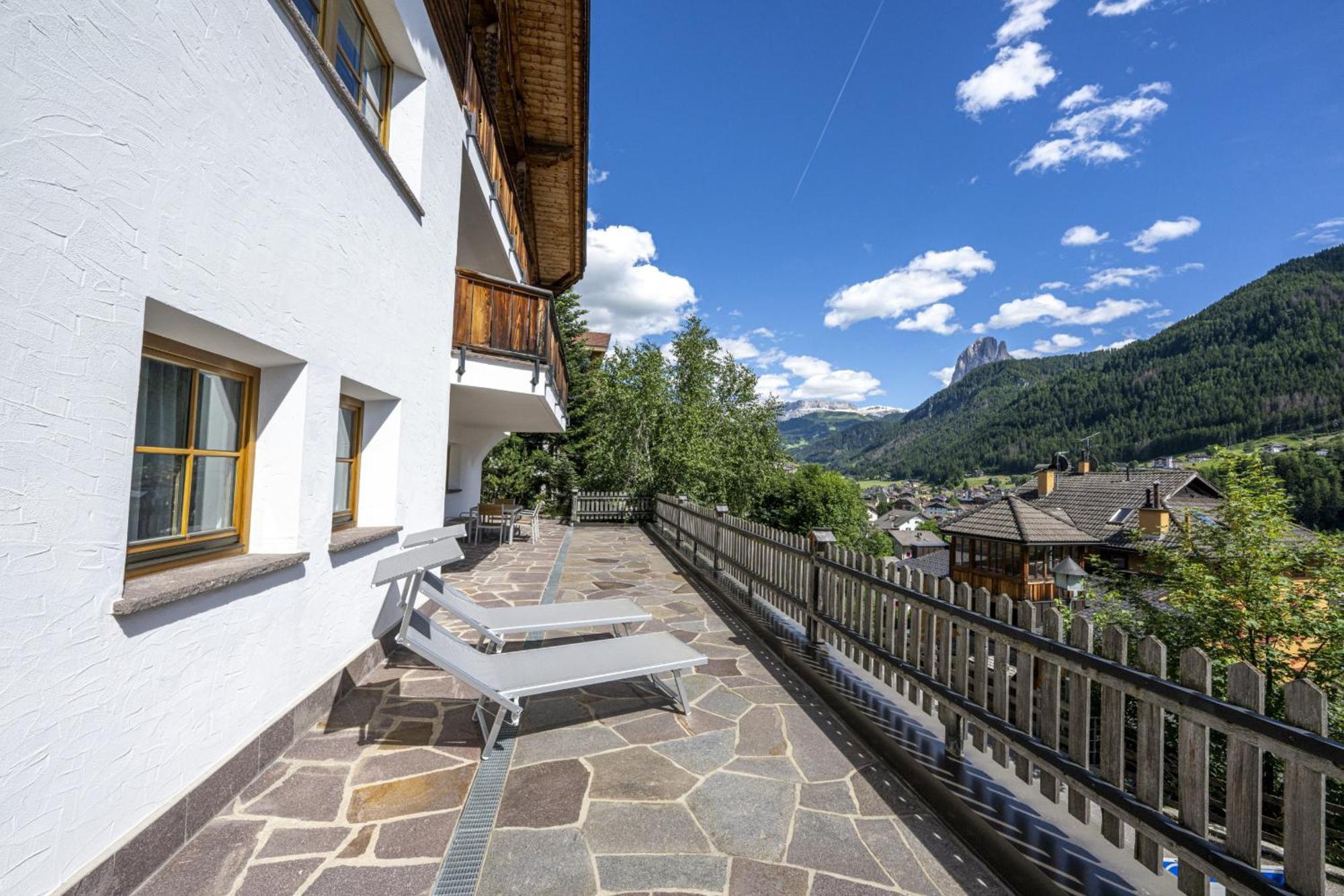 Panoramic Apartment 24 St. Ulrich in Gröden Exterior foto